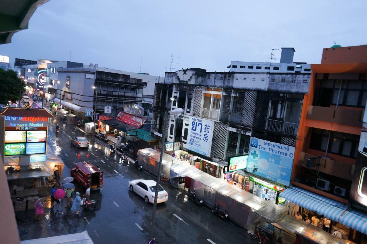 Lux Rooms Night Bazaar Chiang Mai Exterior photo